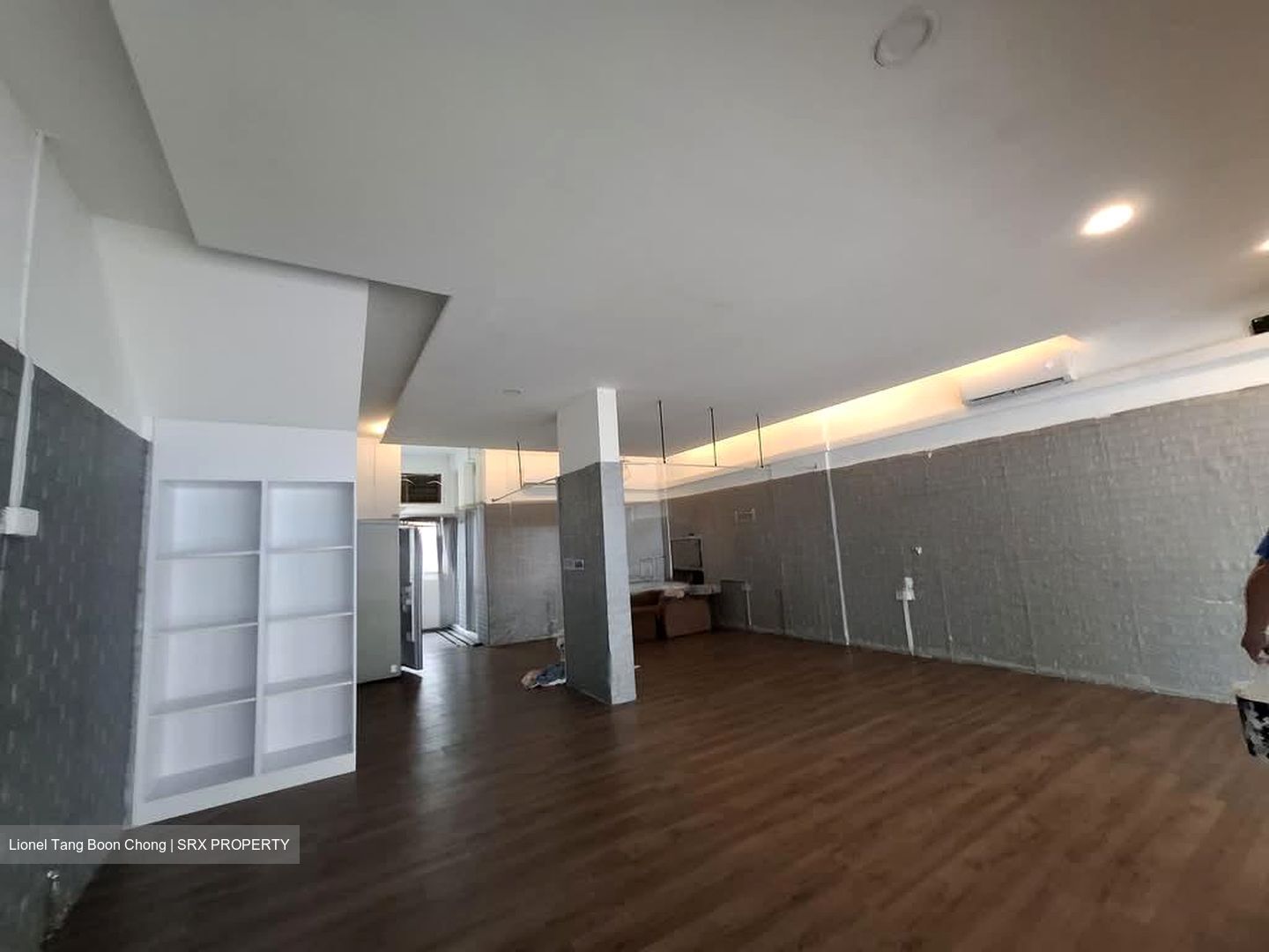Hougang Avenue 1 (D19), Shop House #581731881